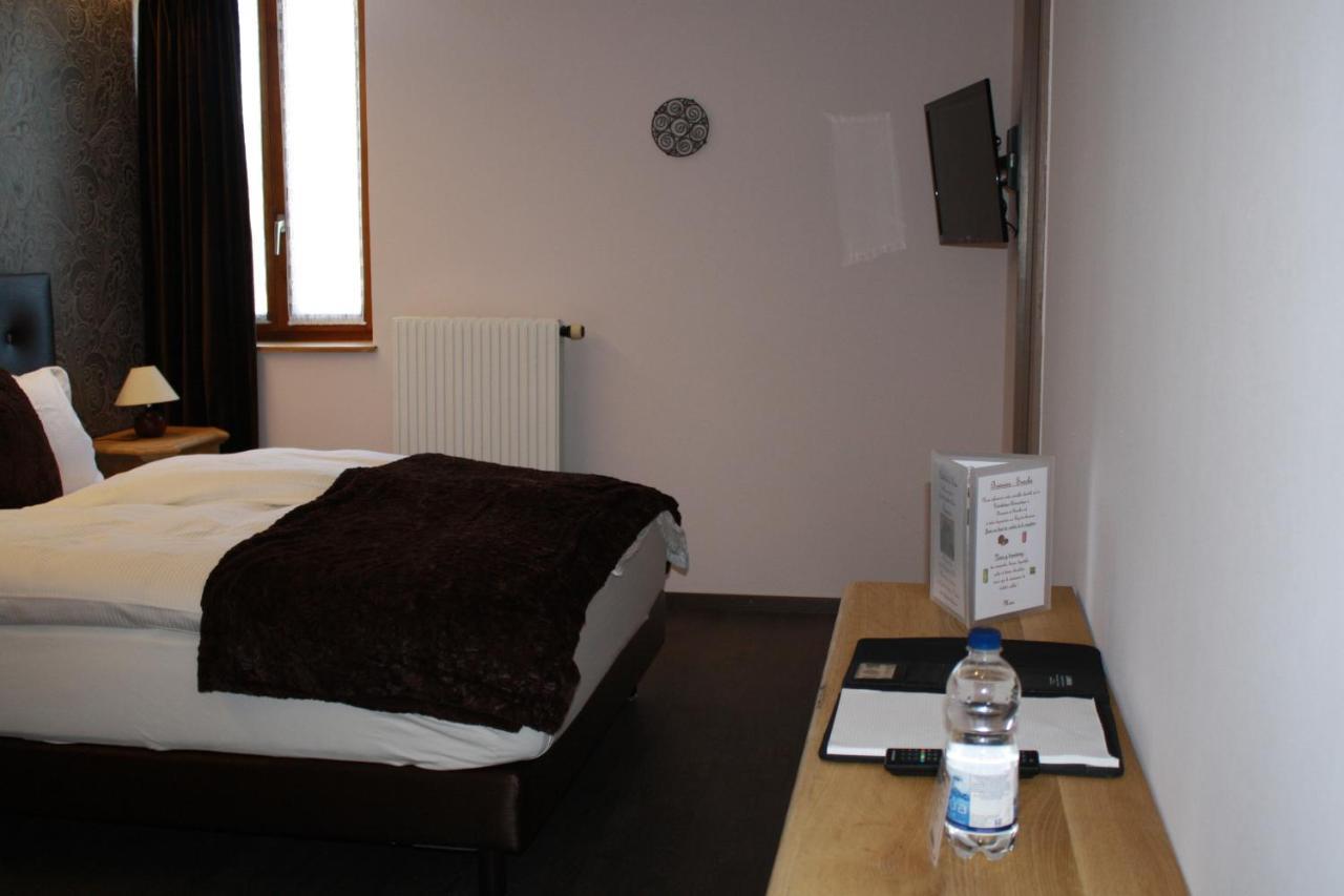 Hotel De La Gare Monthey Exterior photo