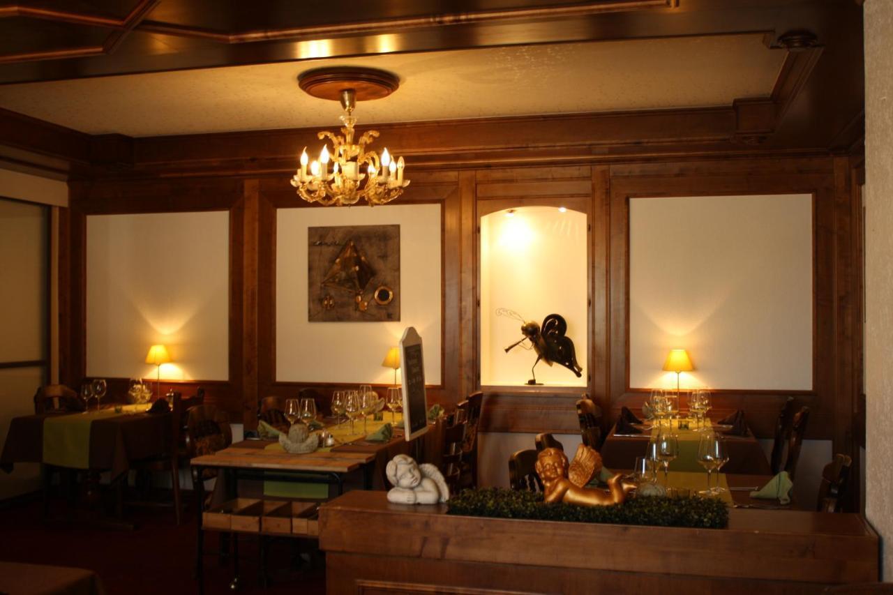 Hotel De La Gare Monthey Exterior photo