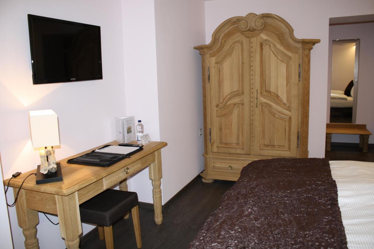 Hotel De La Gare Monthey Exterior photo